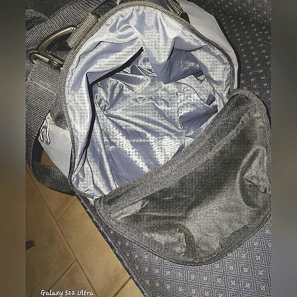 ADIDAS DUFFEL BAG - Picture 3 of 8